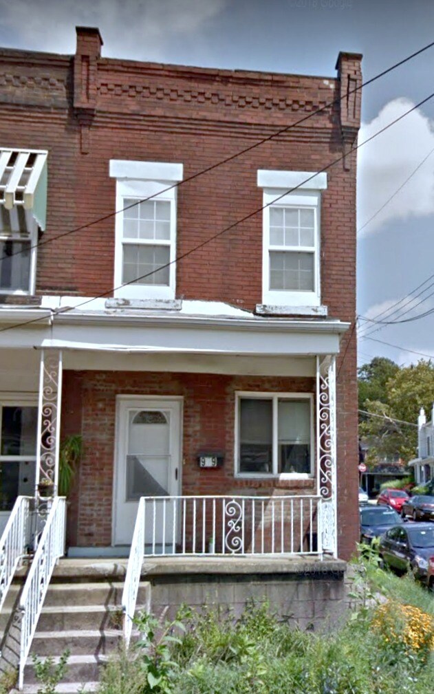 919 Greenfield Ave Rentals in Pittsburgh, PA