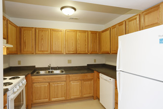 Summertree Rental Residences in Normal, IL - Building Photo - Interior Photo