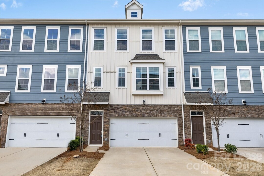 6985 Waterstone Dr in Lake Norman of Catawba, NC - Building Photo
