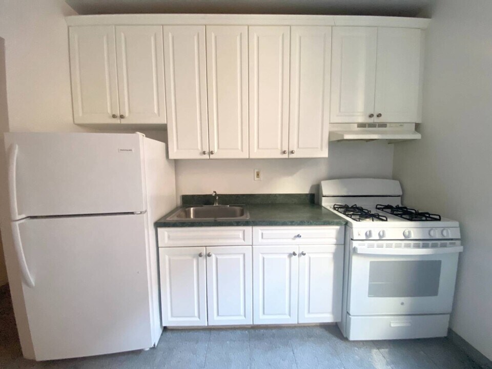 112 Marine Ave in Brooklyn, NY - Building Photo