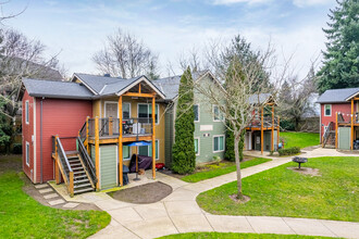 Clara Vista Townhomes in Portland, OR - Building Photo - Building Photo