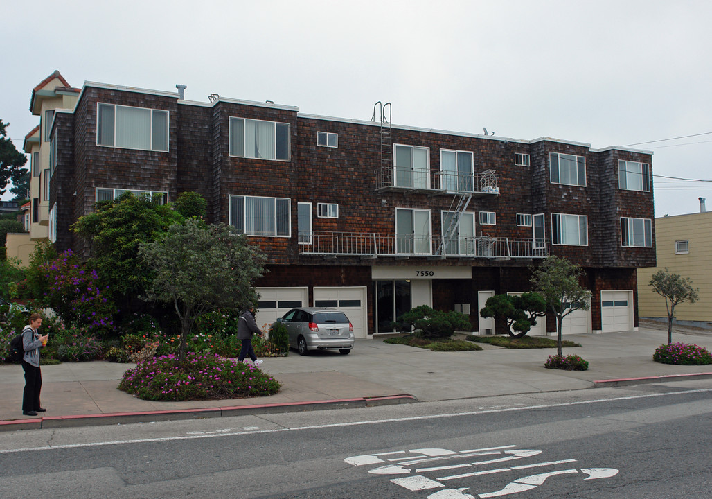 7550 Geary Blvd in San Francisco, CA - Foto de edificio