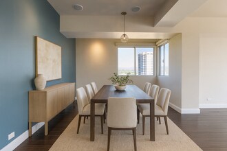 10501 Wilshire Blvd, Unit 1403 in Los Angeles, CA - Building Photo - Building Photo