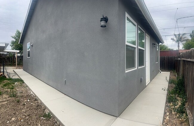 119 Pereira Ave in Tracy, CA - Building Photo - Building Photo