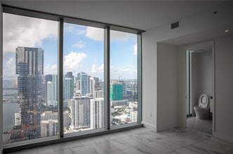 700 NE 26th Ter, Unit 4403 in Miami, FL - Foto de edificio - Building Photo