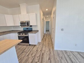 10129 Harley Leighton Rd in Redding, CA - Building Photo - Building Photo