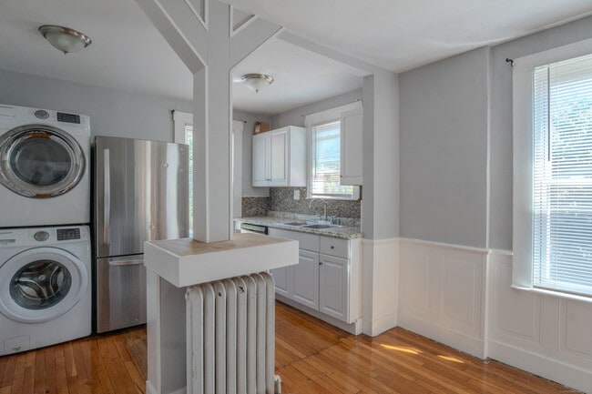 33 Evergreen Ave in Hamden, CT - Building Photo - Building Photo