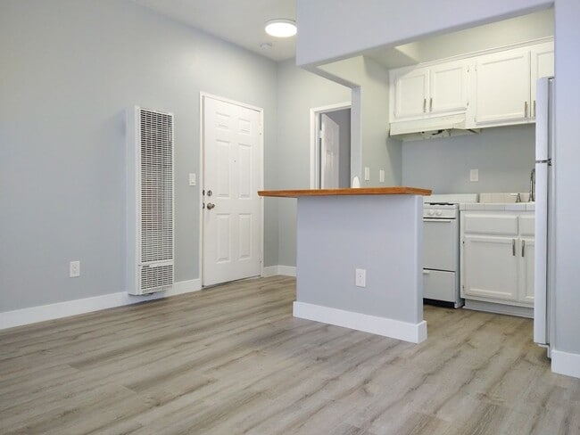 El Descanso in San Pedro, CA - Building Photo - Building Photo