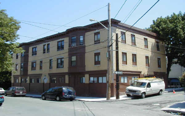 Walnut Condominiums in Revere, MA - Building Photo