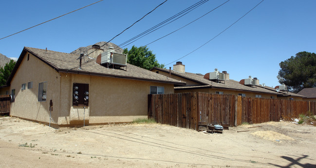 16145 Serrano Rd in Apple Valley, CA - Building Photo - Building Photo