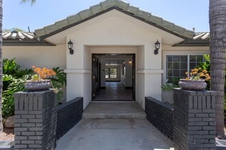 36900 Vía Broza in Temecula, CA - Building Photo - Building Photo