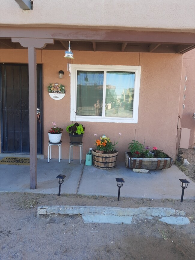 2329 Sambrano Ave, Unit D in Las Cruces, NM - Building Photo - Building Photo