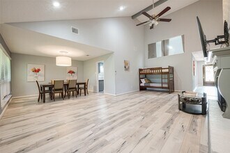 1723 Rock Fence Dr in Richmond, TX - Building Photo - Building Photo