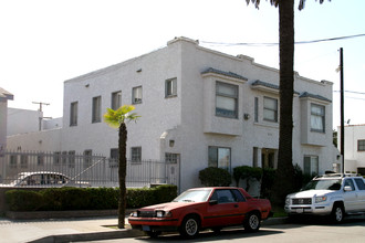 920 E NEW YORK ST in Long Beach, CA - Building Photo - Building Photo