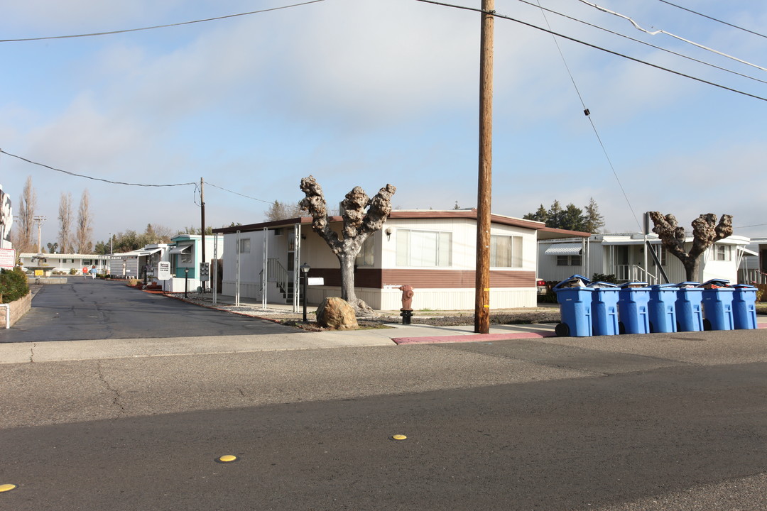 Sun Garden Mobile Village in Turlock, CA - Building Photo