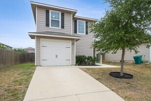6211 Baywood Cres in San Antonio, TX - Building Photo