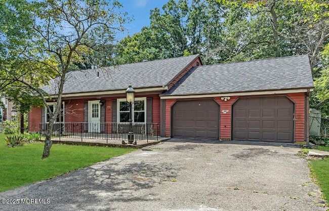 property at 1961 Ridgeway Rd