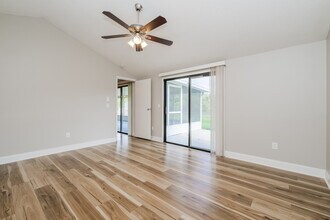 5811 Silvermoon Ave in Tampa, FL - Building Photo - Building Photo