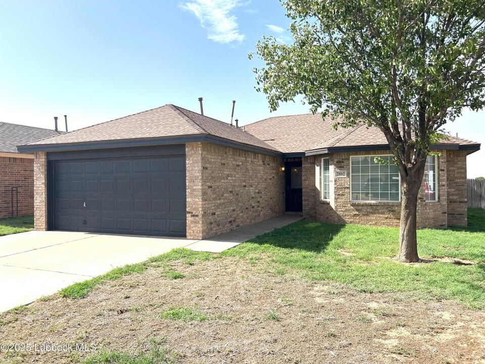 2802 108th St in Lubbock, TX - Building Photo