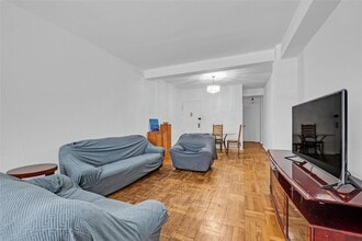 110-20 71st Rd in New York, NY - Building Photo - Building Photo