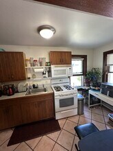 321 E Falls St, Unit 2 in Ithaca, NY - Building Photo - Building Photo