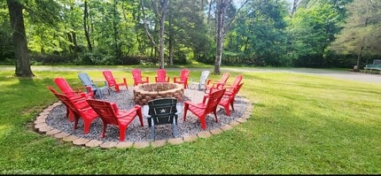 1225 Sleepy Hollow Rd in Pennsburg, PA - Building Photo - Building Photo