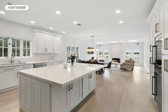 39 Pheasant Close S in Southampton, NY - Building Photo - Building Photo