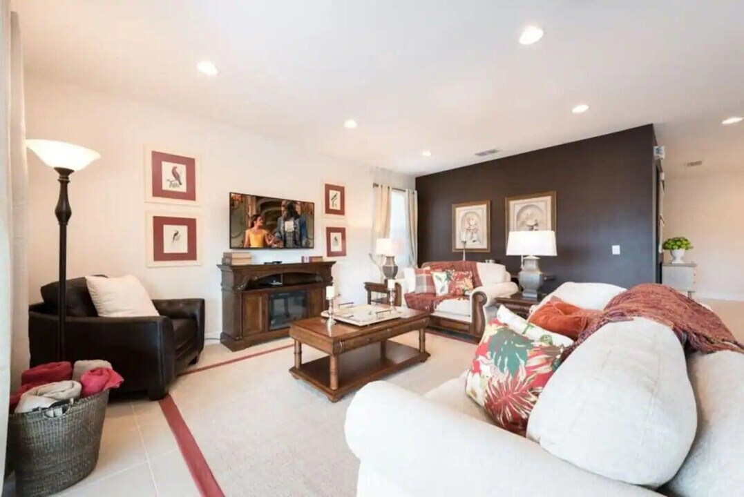 7738 Fairfax Dr in Kissimmee, FL - Building Photo