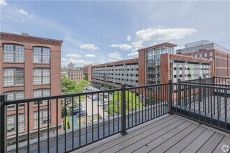 71 Richmond St in Providence, RI - Foto de edificio - Building Photo