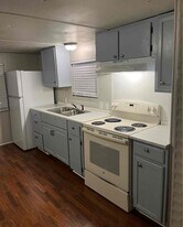 1820 Ichetucknee Rd SE in Live Oak, FL - Building Photo