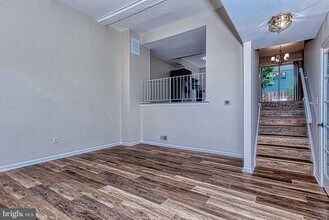 8467 Ivy Glen Ct in Manassas, VA - Foto de edificio - Building Photo