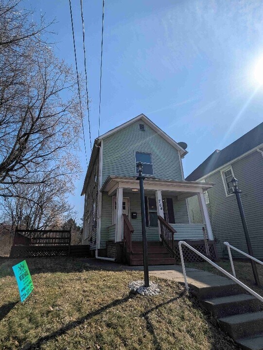 764 Lathrop St in New Castle, PA - Building Photo