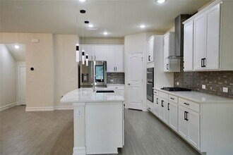 224 Lee Roy Jordan St in Irving, TX - Building Photo - Building Photo