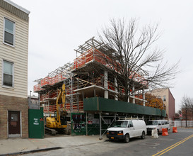 555-557 Graham Ave in Brooklyn, NY - Building Photo - Building Photo