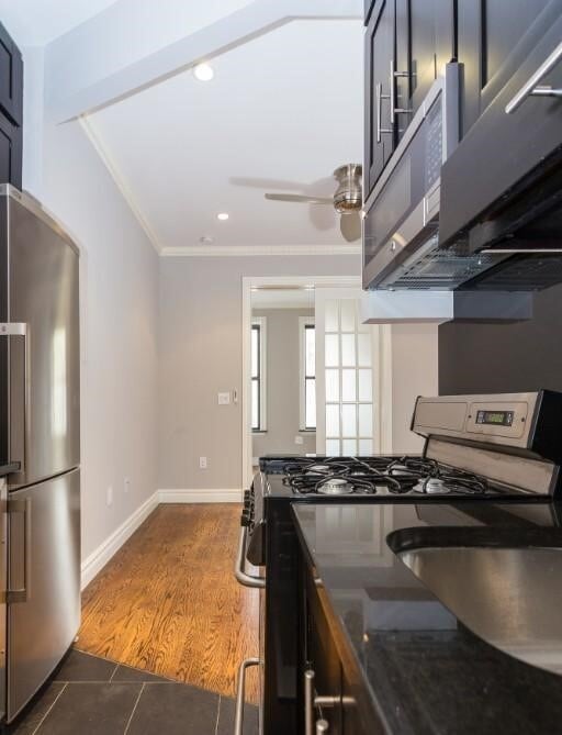 309 E 8th St in New York, NY - Building Photo - Building Photo