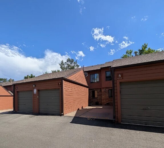 449 S Wright St in Lakewood, CO - Building Photo