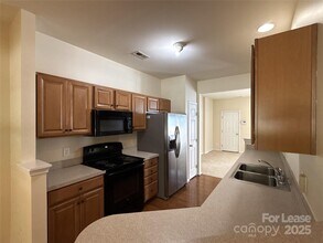 6160 Prosperity Church Rd in Charlotte, NC - Building Photo - Building Photo