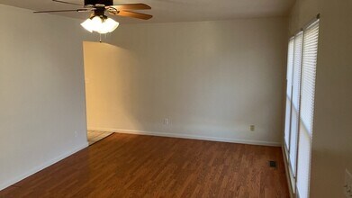 970 W Alkaline Springs Rd in Vandalia, OH - Building Photo - Building Photo