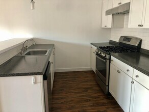 431 Warren St in Hudson, NY - Building Photo - Building Photo