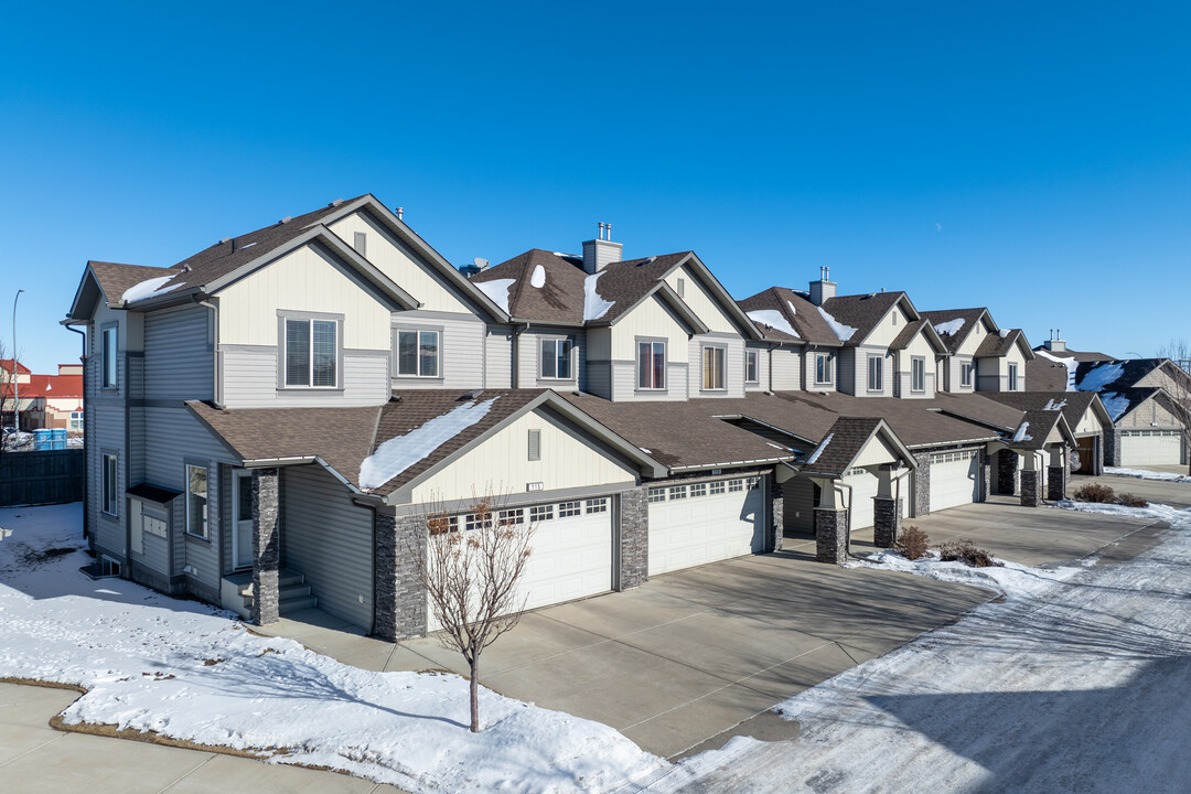 Cooper’s Gardens in Airdrie, AB - Building Photo