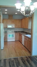 2657 Brookdale Dr in Central Point, OR - Building Photo - Building Photo