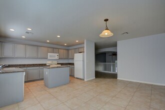 328 Mali Heights Ct in Henderson, NV - Building Photo - Building Photo