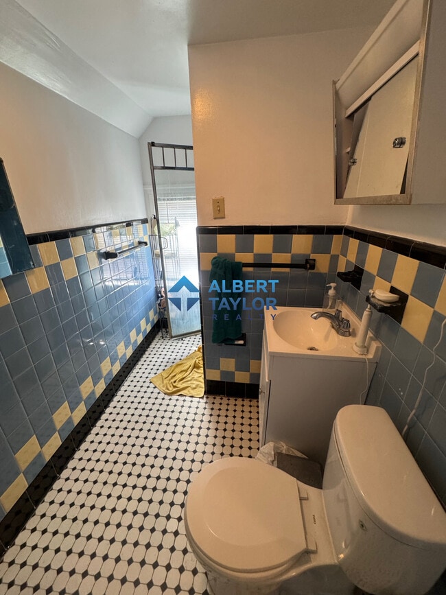 18 Orkney Rd, Unit 3