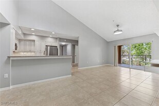 1210 Wildwood Lakes Blvd in Naples, FL - Building Photo