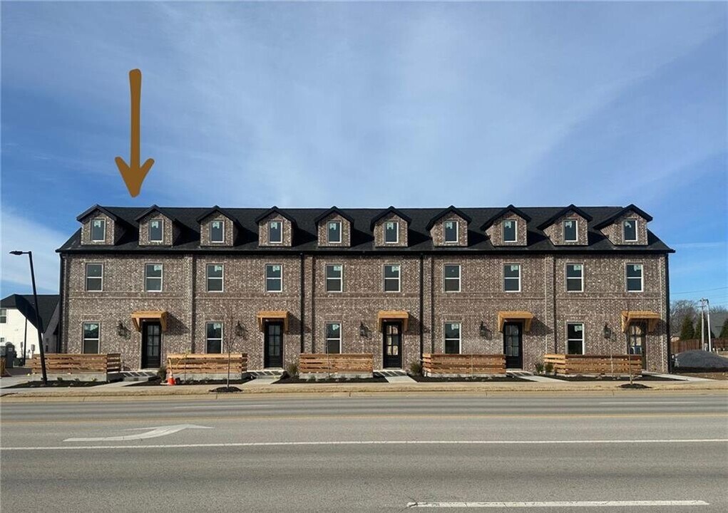 5910 S Bellview Rd in Rogers, AR - Building Photo