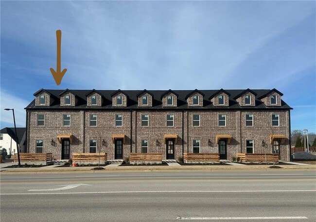 property at 5910 S Bellview Rd