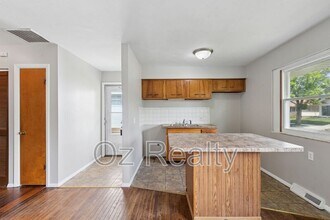 4111 Parrakeet Ave in Toledo, OH - Building Photo - Building Photo