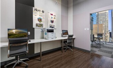 601 W Jackson Blvd in Chicago, IL - Building Photo - Building Photo