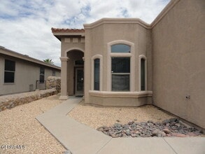 5025 Copper Ranch Ave in El Paso, TX - Building Photo - Building Photo