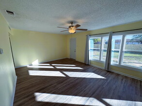 1307 59th St in Lubbock, TX - Foto de edificio - Building Photo